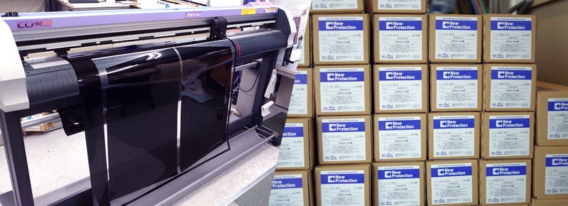 カーフィルムとカッティングマシーン