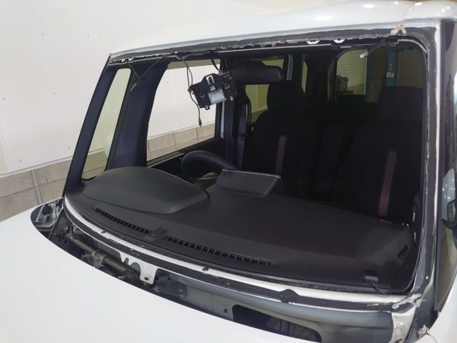 フロントガラス交換　N-BOX